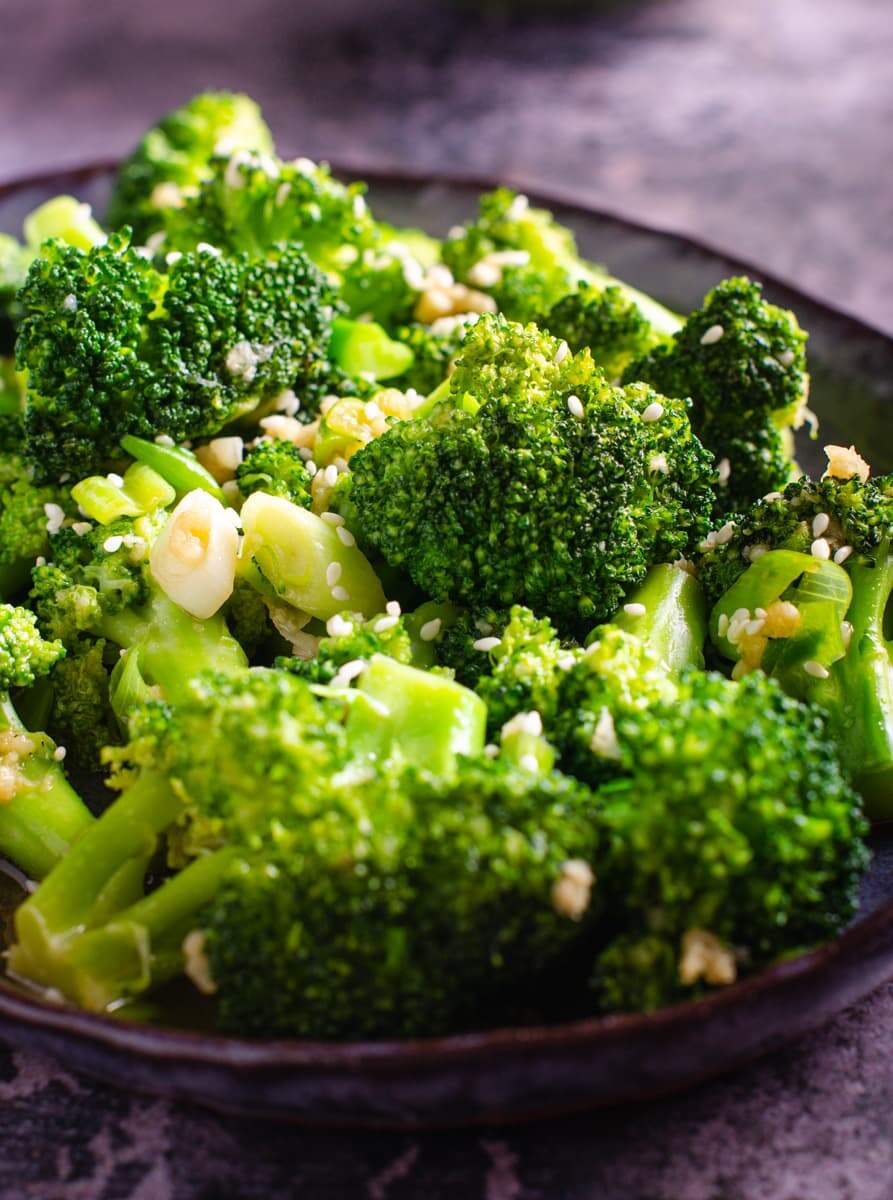 Broccoli with Garlic Stir-Fry (4 servings)